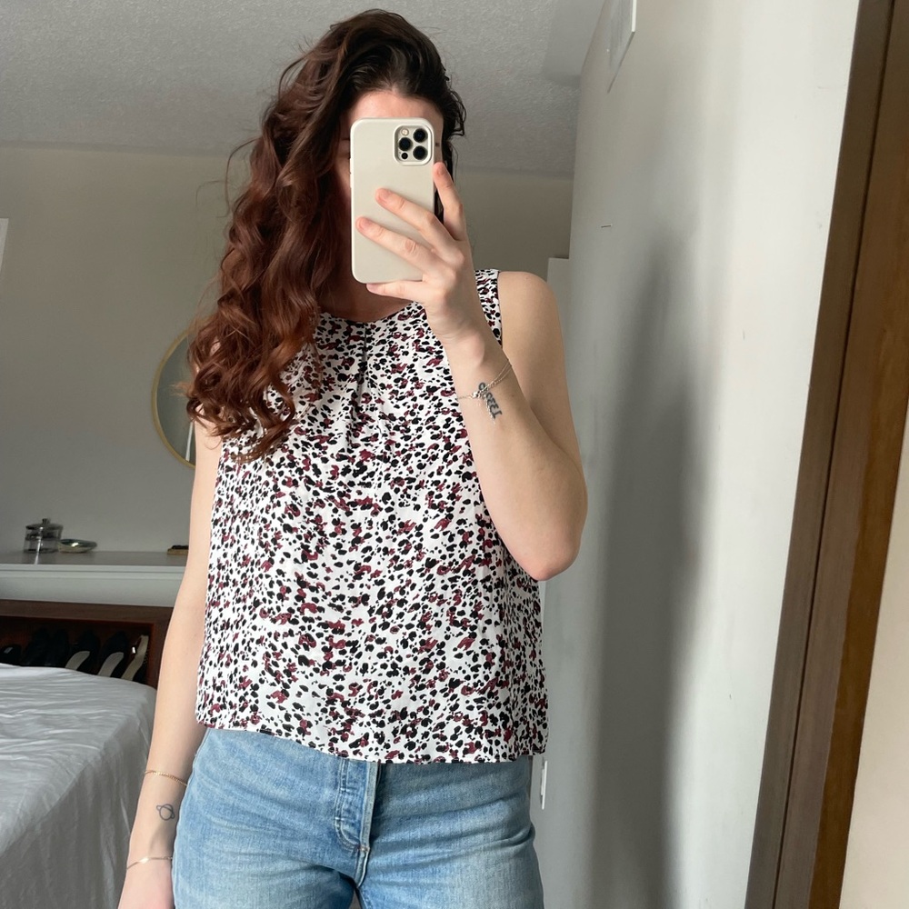 Relaxed Fit Sleeveless White Blouse / Size M / Tiny Dots 🤍🤎 Workwear